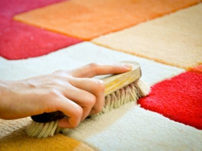 Differenze tra pulire i tappeti o lavarli